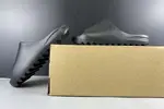 YEEZY SLIDE BLACK -HQ6448
