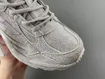 Off White 24