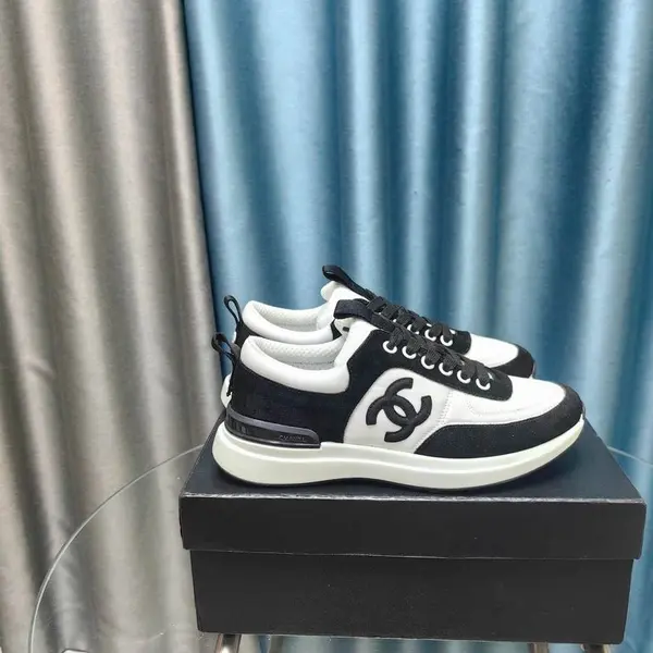 Chanel sneaker