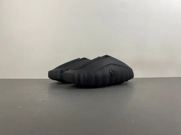 NOCTAx Nike Mind 001