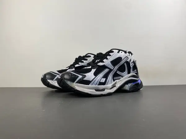 BALENCIAGAN RUNNER LED