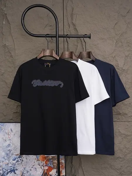 LOUIS VUITTON 🪡 T-shirt