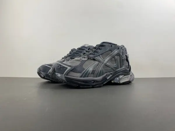 7.5 Balenciaga Runner 772774 WRNSD 1100