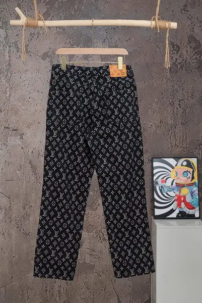 LOUIS VUITTON Jeans