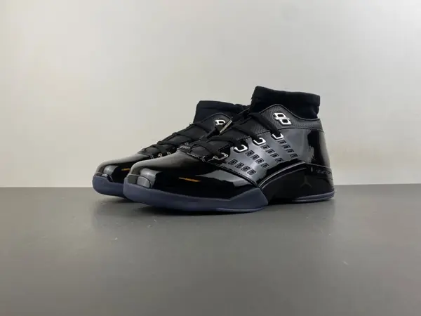 Air Jordan 17 Low “Black Patent”  IV7640-001