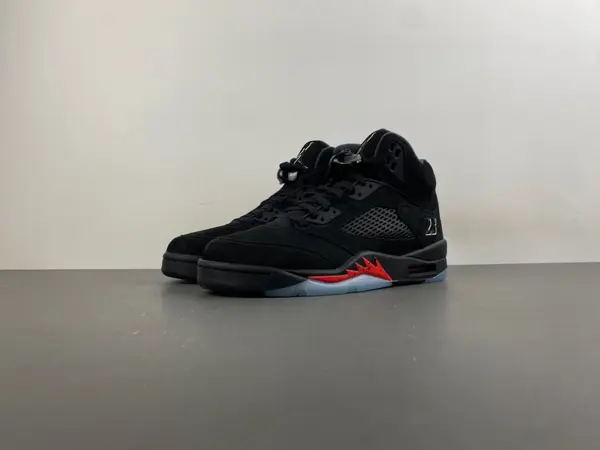 Air Jordan 5 Retro 'Halloween' （2026） HQ7978-001