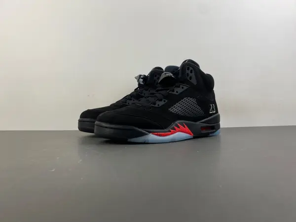 Air Jordan 5 Retro 'Halloween' Glow-in-the-Dark Halloween (2026) Style Code HQ7978-001