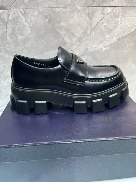 P*DA Carrefour‘s shoes