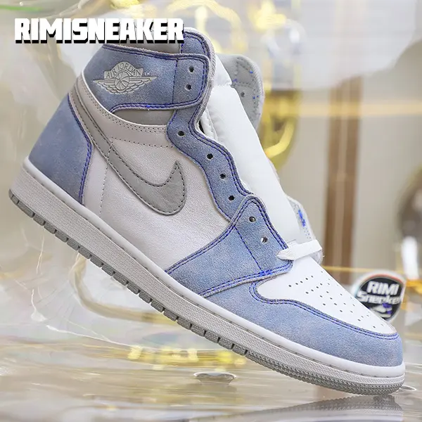 AIR JORDAN 1 RETRO HIGH OG 'HYPER ROYAL'