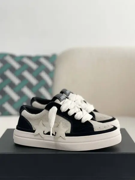 A*RI Sneakers