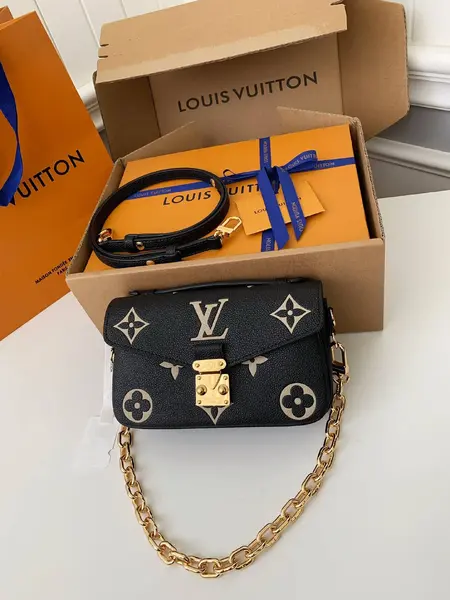 L*V counter classic hot selling Pochette Métis East West bag M46596, 21.5 * 13.5 * 6cm