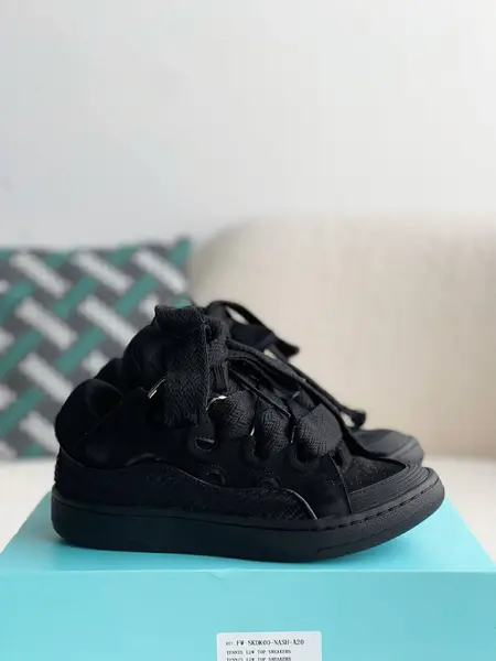 LA*N Sneaker