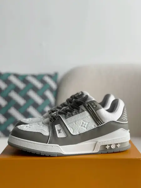 L*V TRAINER 1A8KB8 Sneakers