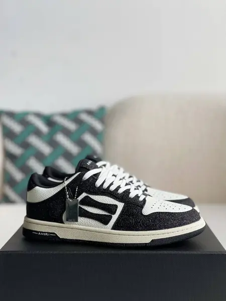 A*RI Sneakers