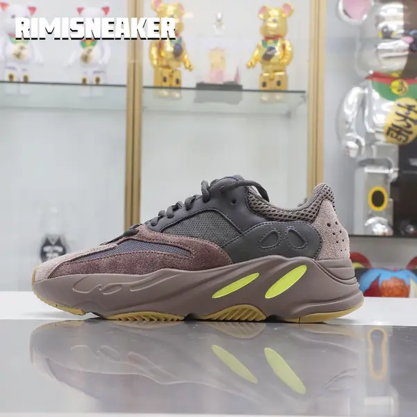 YEEZY BOOST 700 'MAUVE'