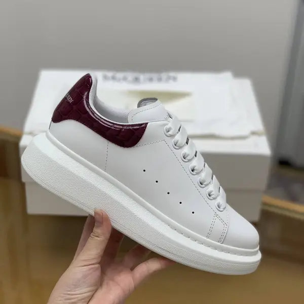 Alexander McQueen MQ Purple bead Stone graintail Sneakers
