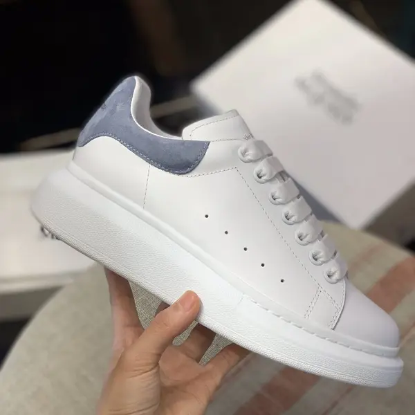 Alexander McQueen Mist Blue veL*Vet tail Sneakers