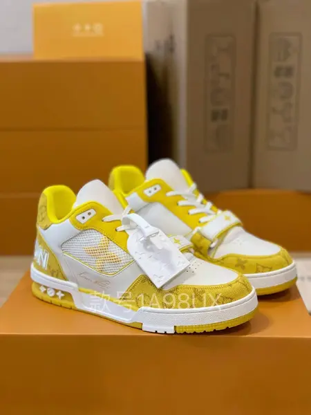 L*V TRAINER 1A98UX Sneakers Fall/Winter
