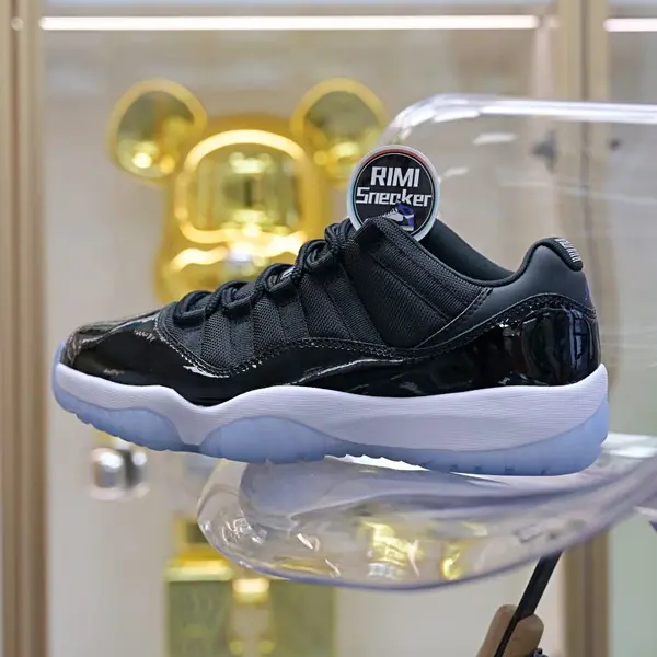 Air Jordan 11 Low "Space Jam"