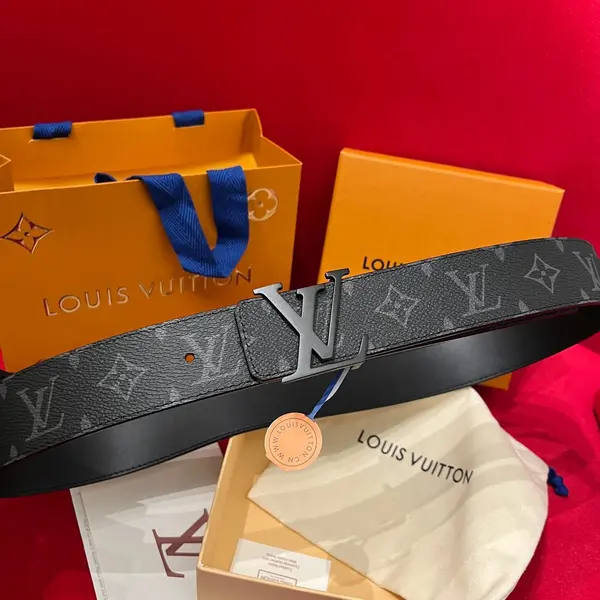 Louis Vuitton LV men's belt  INITIALES  M9043T