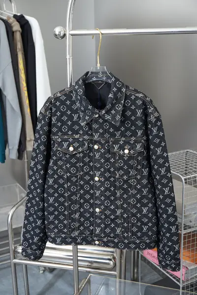 L*V x  FA  Monogram