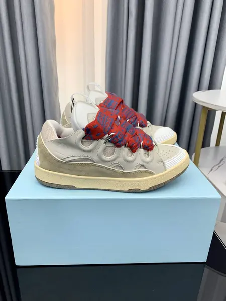 LA*N Sneaker