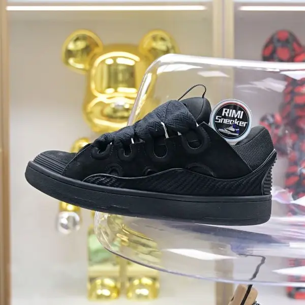 Lanv*n  Curb