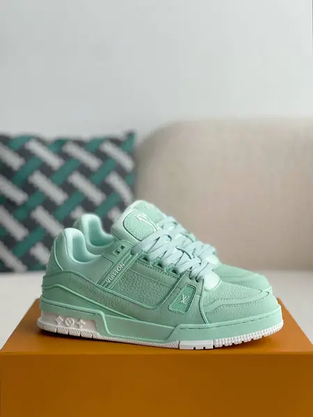 L*V SNEAKERS