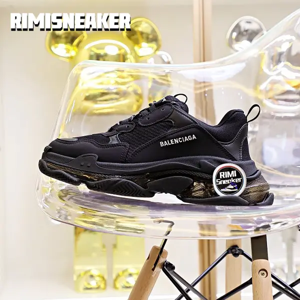 Balenciaga TRIPLE S Black