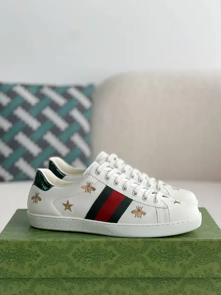GU*ISneakers