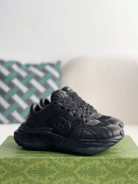 Interlock Double G low-top casual shoes