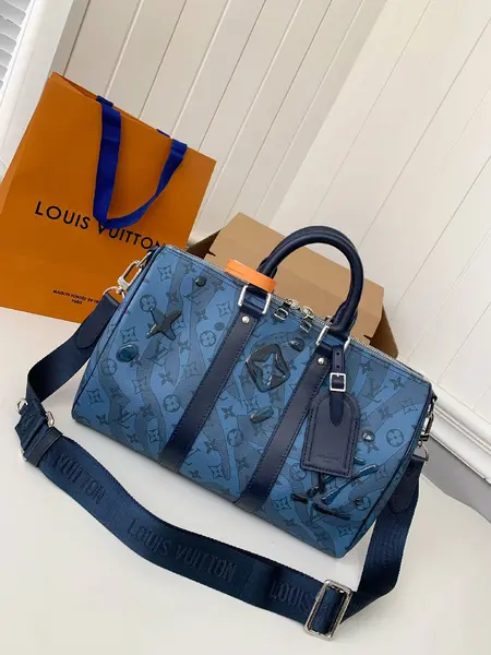 L*V's seasonal new Keepall Bandoulière 35 handbag M22573, 34 * 21 * 16cm