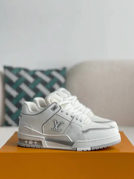 L*V SNEAKERS