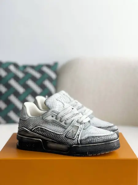 L*V TRAINER SNEAKERS