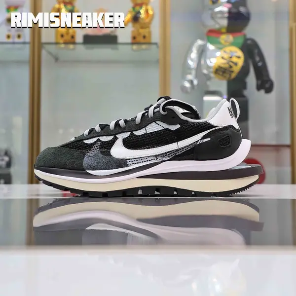 SACAI X VAPORWAFFLE 'BLACK WHITE'