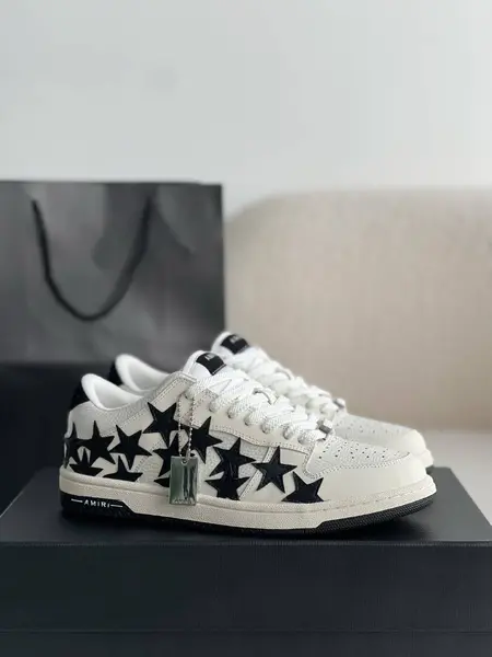 A*RI Sneakers