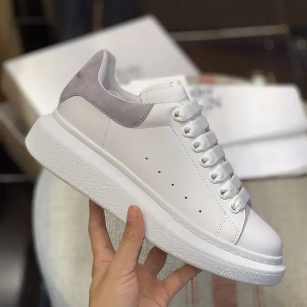 Alexander McQueen MQ Light gray veL*Vet tail Sneakers