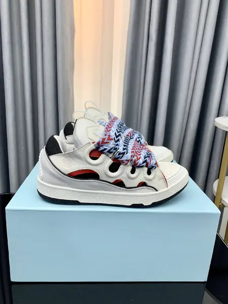LA*N Sneaker