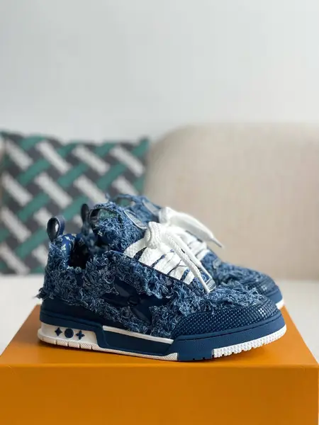 L*V TRAINER SNEAKERS