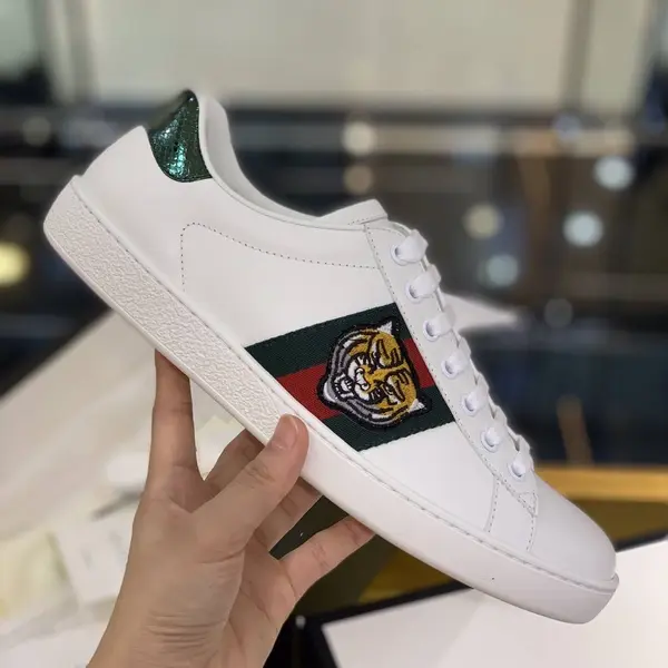 GU*Isneakers Support chip phone sensing