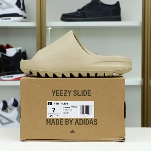 YEEZY SLIDES GW1934