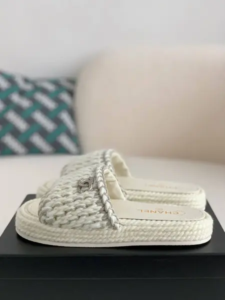 CH*EL women's slippers