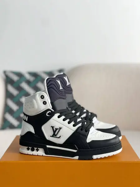 L*V TRAINER SNEAKERS