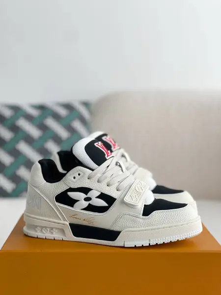 L*V SNEAKERS