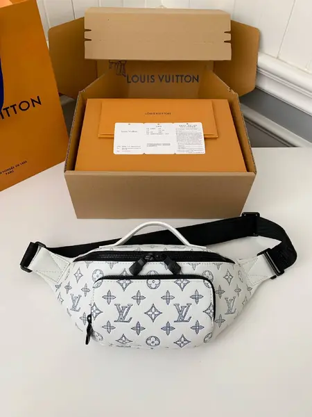 New L*V RUSH waist bag M25227 Size: 30*15*8cm