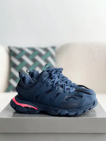 BLCG Track 1.0 track led Trainers