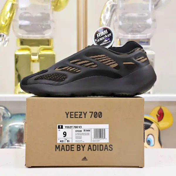YEEZY 700 V3 'CLAY BROWN'