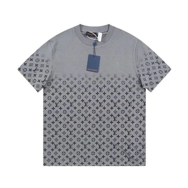 Louis Vuitton 230,000 new T-shirts for spring and summer