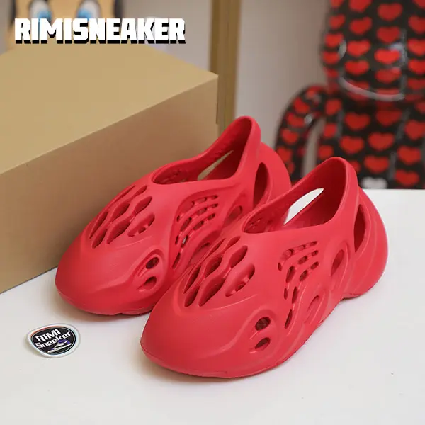 YEEZY FOAM RUNNER 'VERMILION'