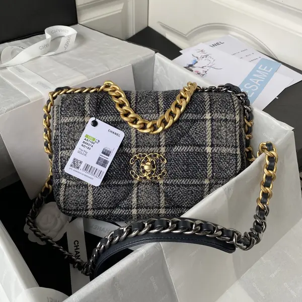Chanle 19 Handbag